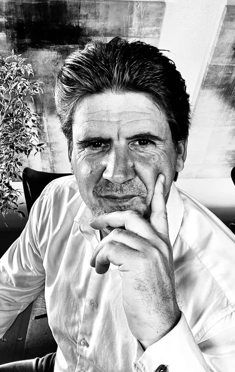 Alexander Rank | Orientierung, Perspektiven und neue Handlungsoptionen Porträt von Alexander Rank als Sparringspartner für Unternehmer, Führungskräfte und Organisationen im Kontext von Selbstreflexion, Orientierung und Veränderung.